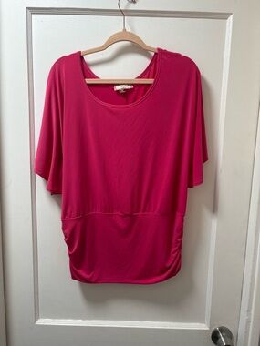 Flutter-Sleeve Scoop Neck Blouse in Raspberry Pink